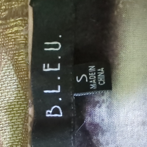 B.L.E.U brand Satin and Applique Embellished top, Size S - Picture 3 of 3